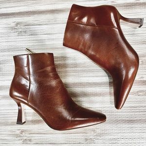 Louise Et Cie Womens Beige Leather Heel Ankle Bootie 8 Condition: Almost New